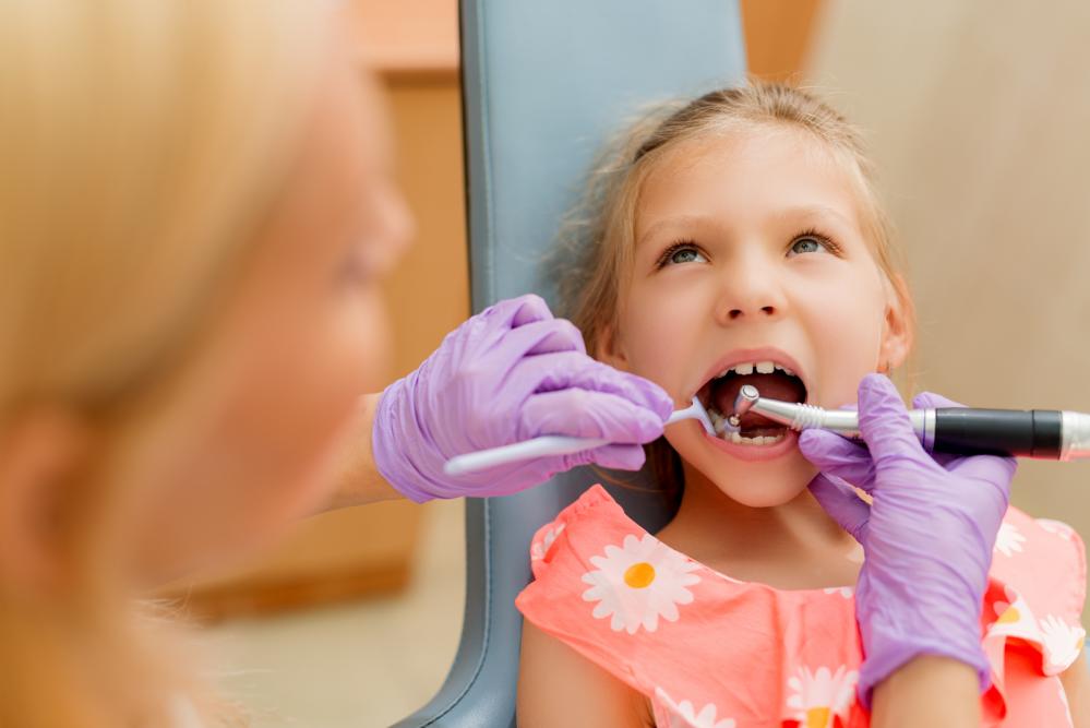 little-girl-at-the-dentist